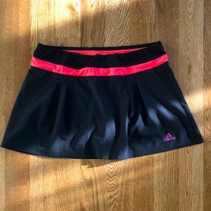 Adidas: black workout skort, size: M
